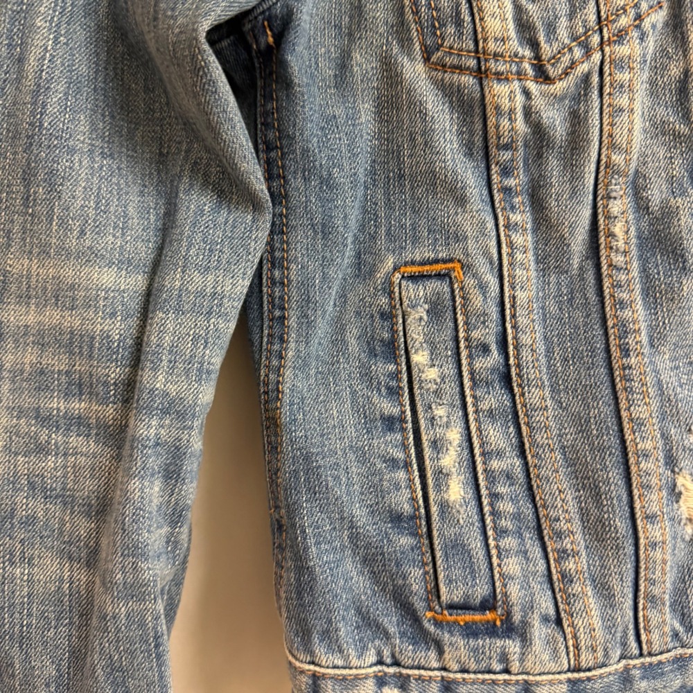 Abercrombie & Fitch Womens XS Distressed Denim Trucker Jean Jacket Wash‎ Blue - Picture 5 of 9